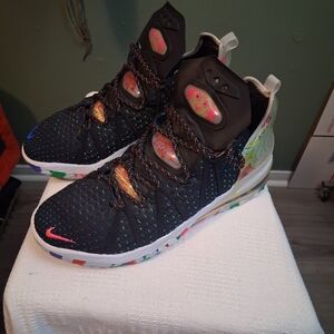 Nike Lebons 18 "Jame Gang" Super Clean Perfect Condition